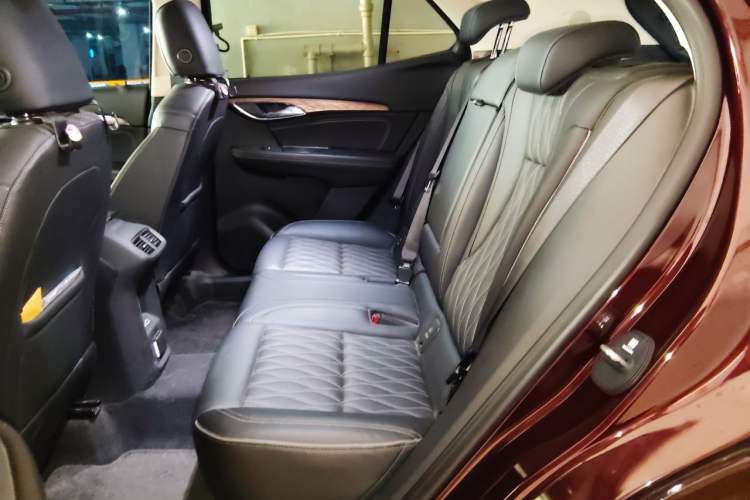 Used Buick Envision 2022 Encore S AWD Avenir Left Rear Seat
