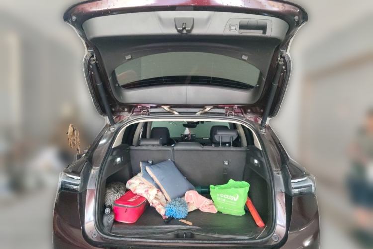 Used Buick Envision 2022 Encore S AWD Avenir Trunk
