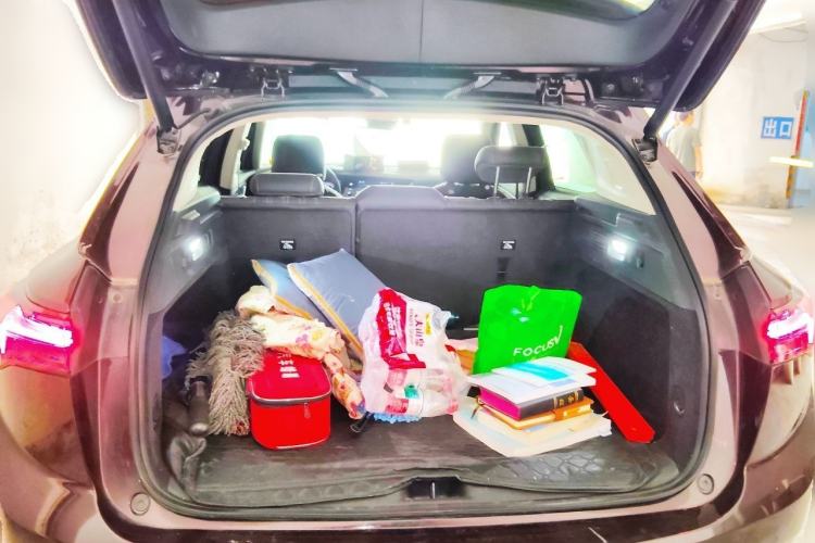 Used Buick Envision 2022 Encore S AWD Avenir Trunk