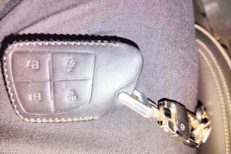 Used Buick Envision 2022 Encore S AWD Avenir Vehicle Key