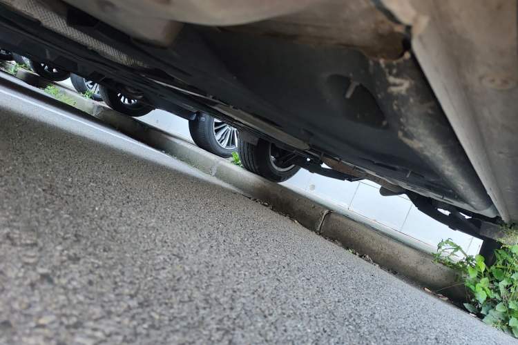 Used Buick Envision 2022 Encore S 652T Two-Wheel-Drive Luxury Model Chassis Front Left