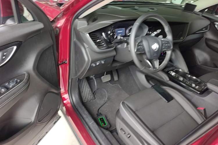 Used Buick Envision 2022 Encore S 552T Two-Wheel-Drive Luxury Model Driver Seat