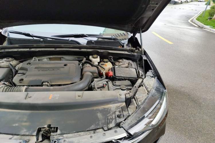 Used Buick Envision 2022 Encore Plus Avenir Aivia 7-Seater Edition Engine Bay Left