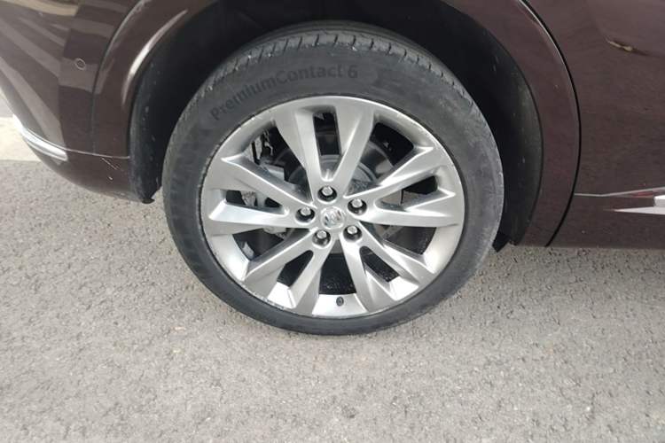Used Buick Envision 2022 Encore S AWD Avenir Exterior 5