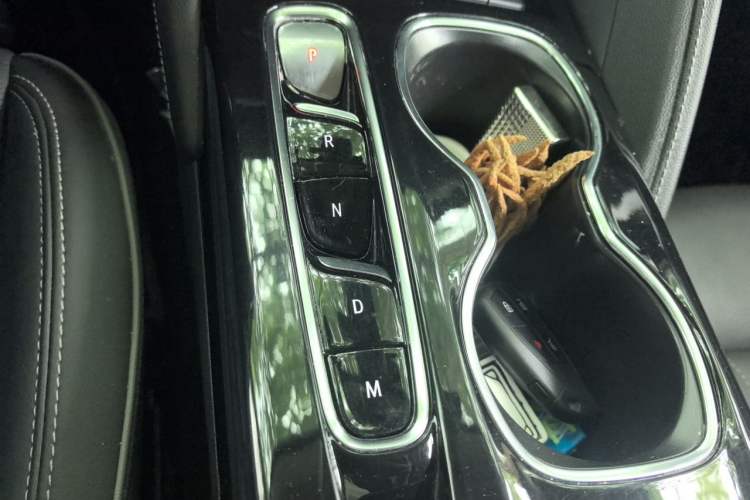 Used Buick Envision 2022 Encore Plus Avenir Avenir 5-Seater Edition Gear Lever