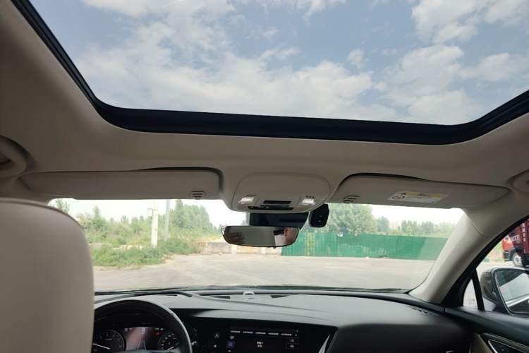 Used Buick Envision 2022 Encore S AWD Avenir Headliner