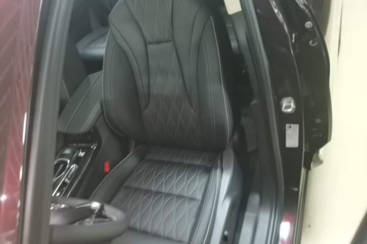 Used Buick Envision 2022 Encore Plus Avenir Aivia 7-Seater Edition Left Front Seat