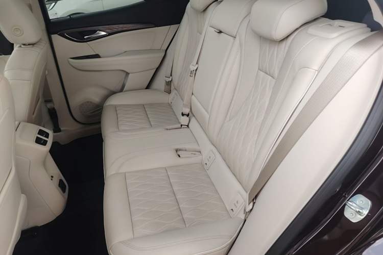 Used Buick Envision 2022 Encore S AWD Avenir Left Rear Seat