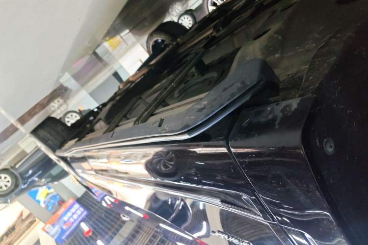 Used Buick Envision 2022 Encore Plus Avenir Aivia 7-Seater Edition Left Side Sill