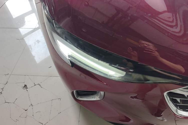 Used Buick Envision 2022 Encore S 552T Two-Wheel-Drive Luxury Model Right Front Headlight