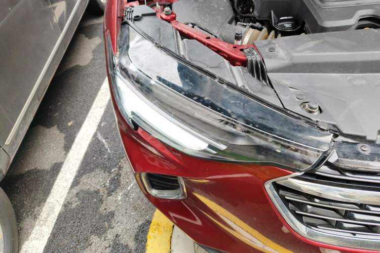 Used Buick Envision 2022 Encore S 552T Two-Wheel-Drive Luxury Model Right Front Headlight