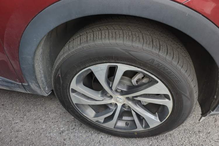 Used Buick Envision 2022 Encore S 652T Two-Wheel-Drive Luxury Model Right Front Wheel Hub