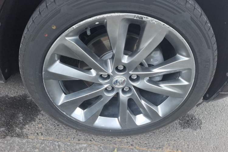 Used Buick Envision 2022 Encore Plus Avenir Avenir 5-Seater Edition Right Front Wheel Hub