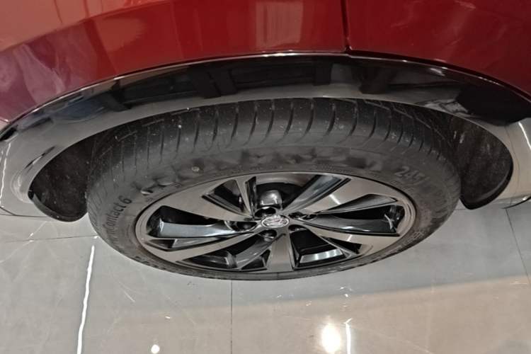 Used Buick Envision 2022 Encore S GS 4x4 Sport Edition Right Rear Wheel Hub