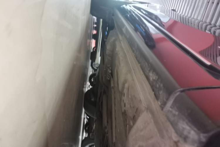 Used Buick Envision 2022 Encore Plus Avenir Aivia 7-Seater Edition Right Side Sill