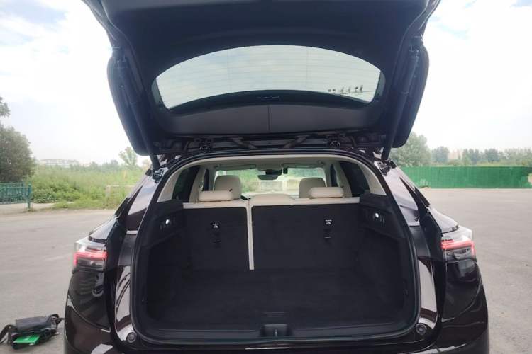 Used Buick Envision 2022 Encore S AWD Avenir Trunk