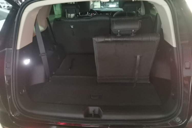 Used Buick Envision 2022 Encore Plus Avenir Aivia 7-Seater Edition Trunk