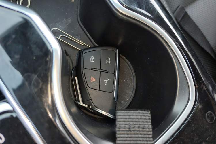 Used Buick Envision 2022 Encore S 652T Two-Wheel-Drive Luxury Model Vehicle Key