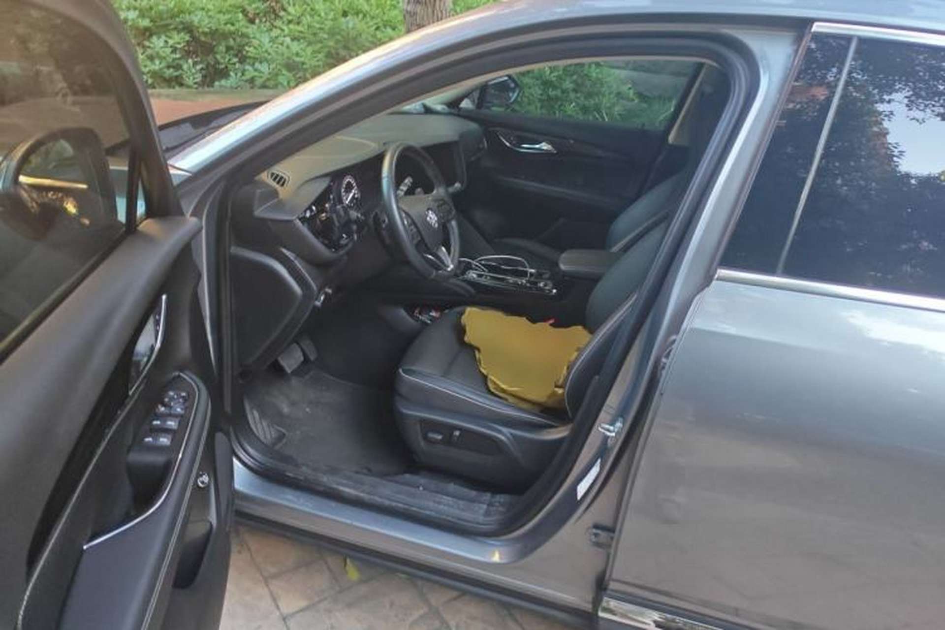 Used Buick Envision 2022 Encore S 652T Two-Wheel-Drive Luxury Model Driver Seat