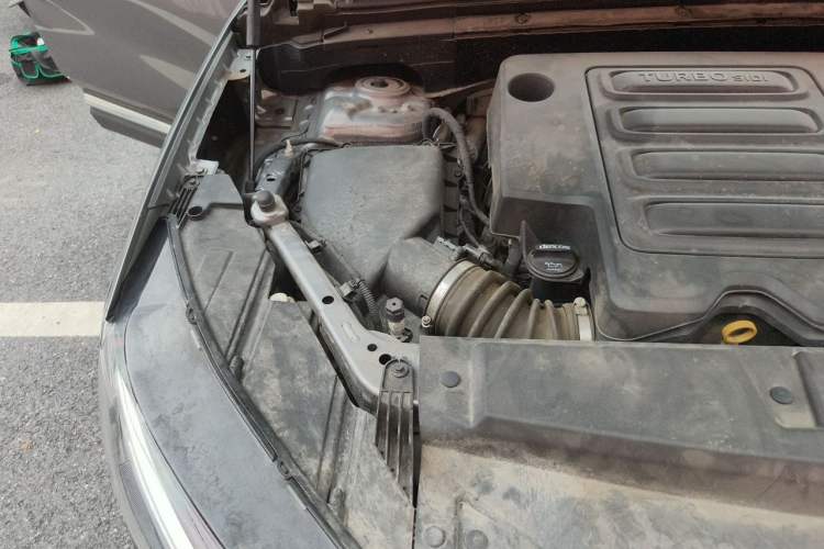Used Buick Envision 2022 Encore S 552T Two-Wheel-Drive Luxury Model Engine Bay Right