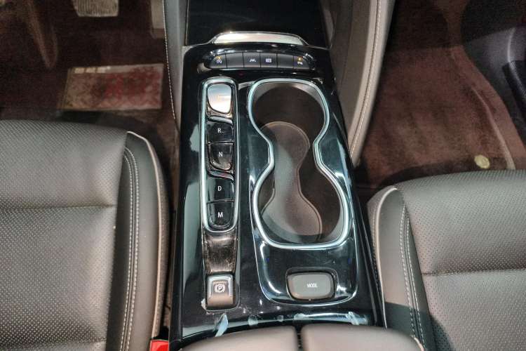 Used Buick Envision 2022 Facelift Encore S 552T Two-Wheel-Drive Luxury Model Gear Lever