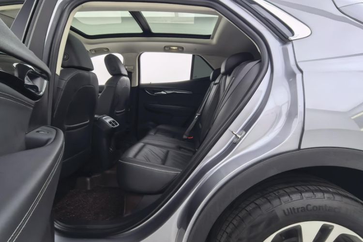 Used Buick Envision 2022 Encore S 652T Two-Wheel-Drive Luxury Model Interior 8