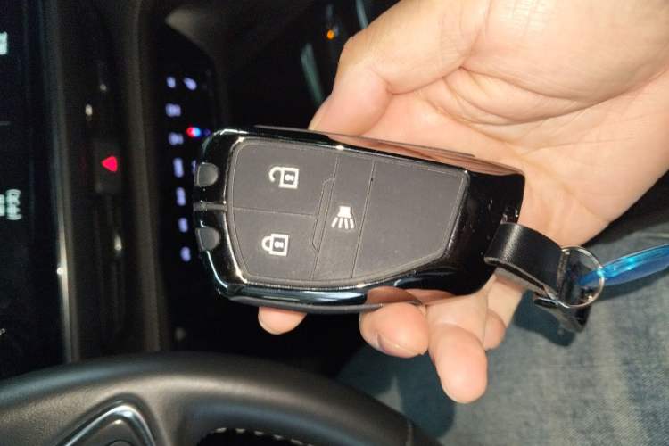 Used Buick Envision 2022 Encore S 552T Two-Wheel-Drive Luxury Model Vehicle Key