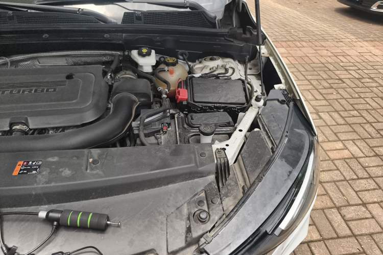 Used Buick Envision 2022 Encore Plus 652T Five-Seat Luxury Model Engine Bay Left