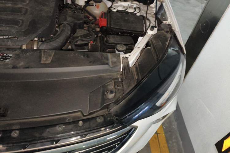 Used Buick Envision 2022 Facelift Encore S 552T Two-Wheel-Drive Luxury Model Engine Bay Left