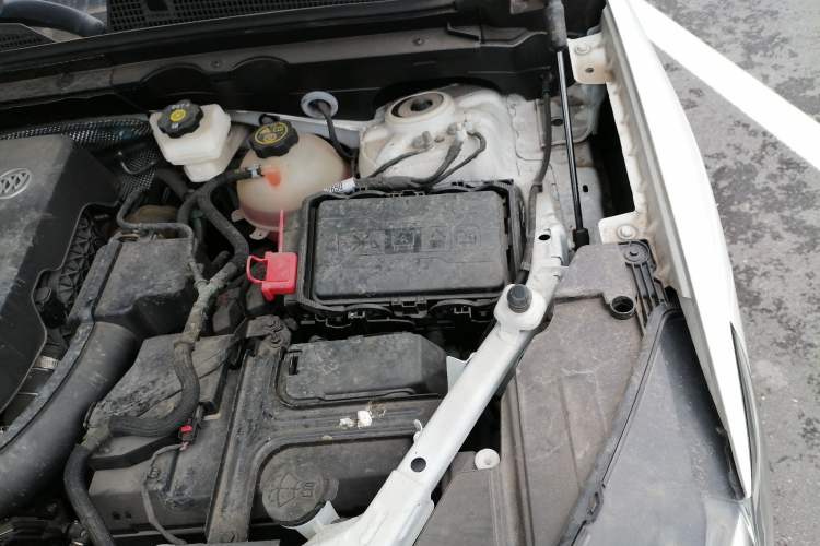 Used Buick Envision 2022 Facelift Encore S 552T Two-Wheel-Drive Luxury Model Engine Bay Left