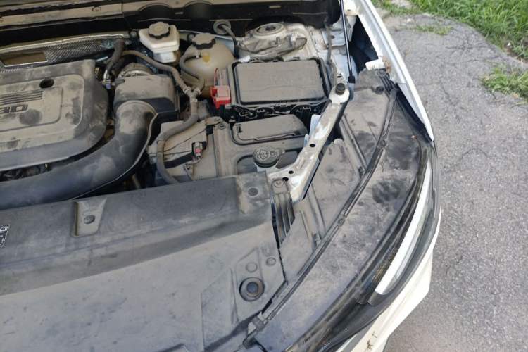 Used Buick Envision 2022 Encore Plus 652T Five-Seat Luxury Model Engine Bay Left