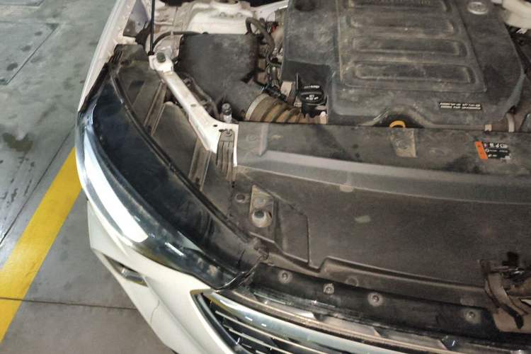 Used Buick Envision 2022 Facelift Encore S 552T Two-Wheel-Drive Luxury Model Engine Bay Right