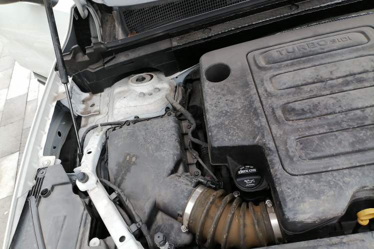 Used Buick Envision 2022 Facelift Encore S 552T Two-Wheel-Drive Luxury Model Engine Bay Right