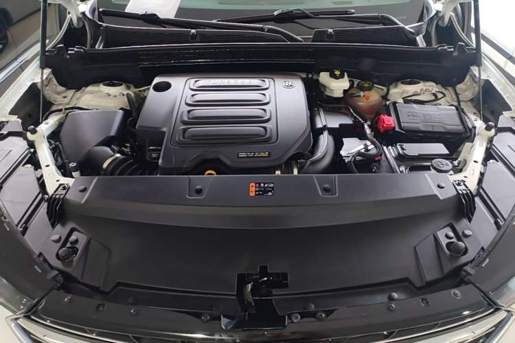 Used Buick Envision 2022 Facelift Encore S 552T Two-Wheel-Drive Luxury Model Engine Bay