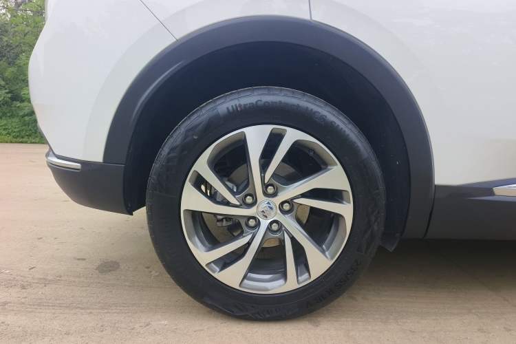Used Buick Envision 2022 Encore S 552T Two-Wheel-Drive Luxury Model Exterior 11