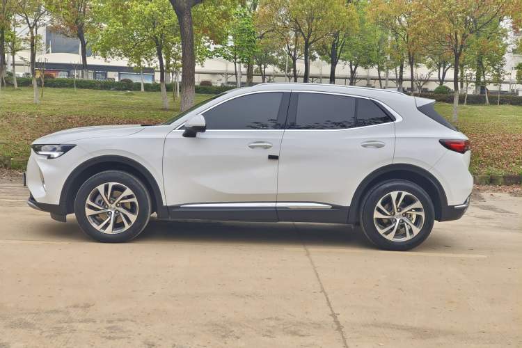 Used Buick Envision 2022 Encore S 552T Two-Wheel-Drive Luxury Model Exterior 3