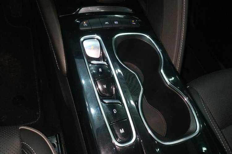 Used Buick Envision 2022 Facelift Encore S 552T Two-Wheel-Drive Luxury Model Gear Lever