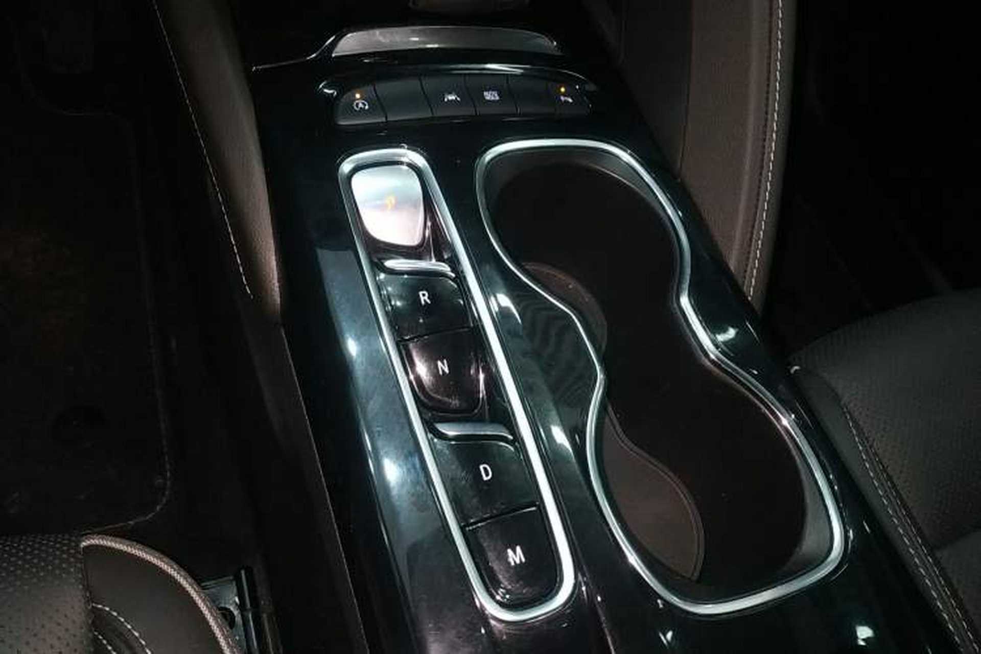 Used Buick Envision 2022 Facelift Encore S 552T Two-Wheel-Drive Luxury Model Gear Lever