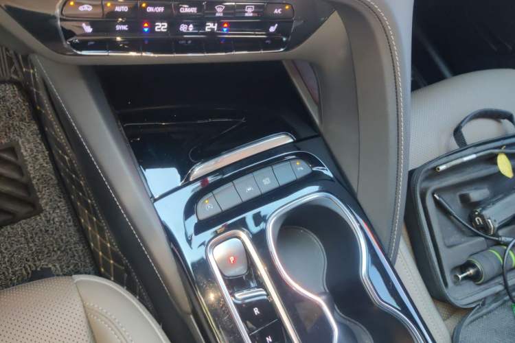 Used Buick Envision 2022 Encore Plus 652T Five-Seat Luxury Model Gear Lever