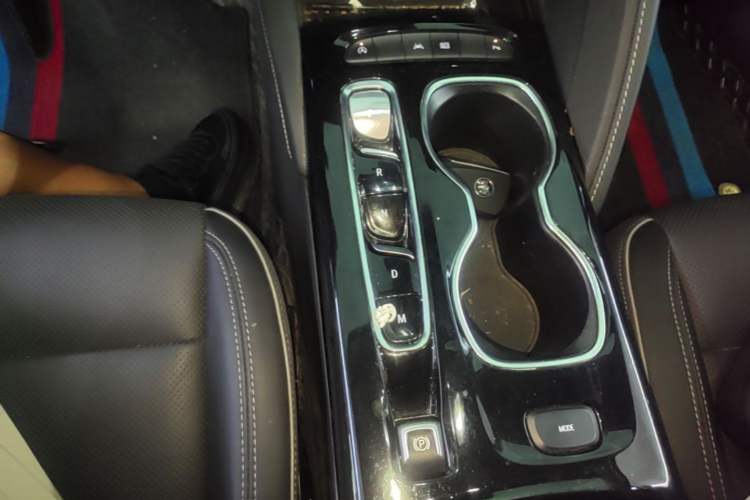 Used Buick Envision 2022 Encore S 652T Two-Wheel-Drive Luxury Model Gear Lever