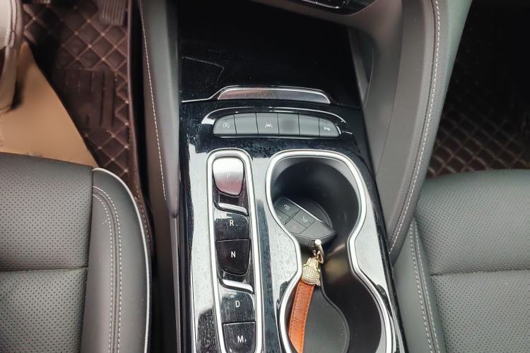 Used Buick Envision 2022 Facelift Encore S 552T Two-Wheel-Drive Luxury Model Interior 3
