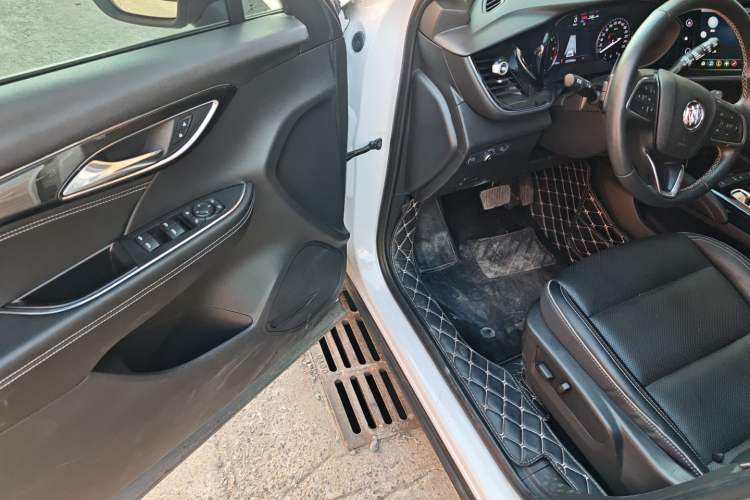 Used Buick Envision 2022 Encore S 552T Two-Wheel-Drive Luxury Model Interior 3