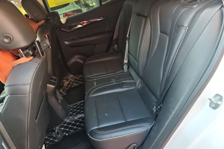Used Buick Envision 2022 Encore S 552T Two-Wheel-Drive Luxury Model Interior 4