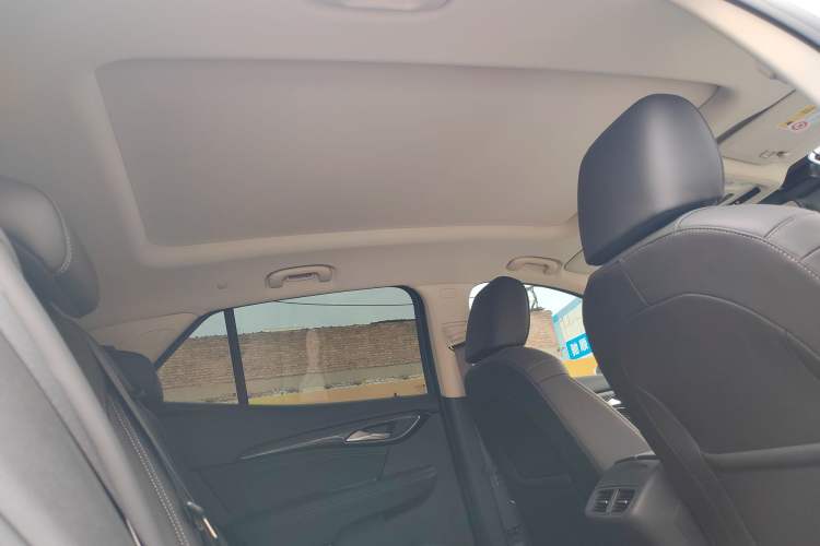 Used Buick Envision 2022 Facelift Encore S 552T Two-Wheel-Drive Luxury Model Interior 5