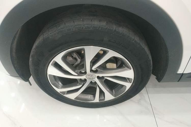 Used Buick Envision 2022 Facelift Encore S 552T Two-Wheel-Drive Luxury Model Left Front Wheel Hub