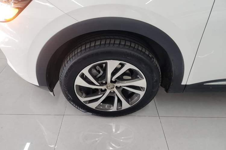 Used Buick Envision 2022 Encore S 552T Two-Wheel Drive Elite Model Left Front Wheel Hub
