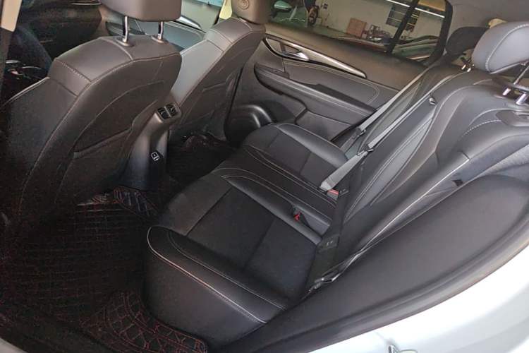 Used Buick Envision 2022 Encore Plus 652T Five-Seat Luxury Model Left Rear Seat