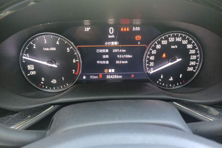 Used Buick Envision 2022 Encore Plus 652T Five-Seat Luxury Model Odometer Close Up