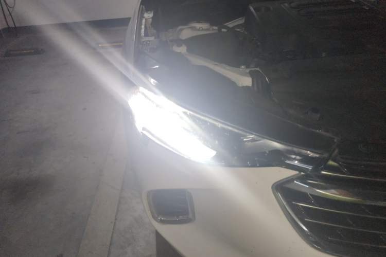 Used Buick Envision 2022 Encore S 552T Two-Wheel Drive Elite Model Right Front Headlight
