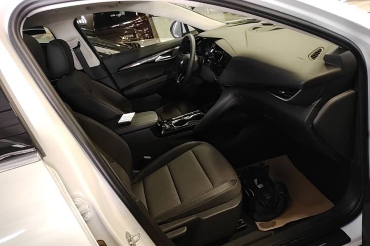 Used Buick Envision 2022 Encore S 552T Two-Wheel Drive Elite Model Right Front Seat